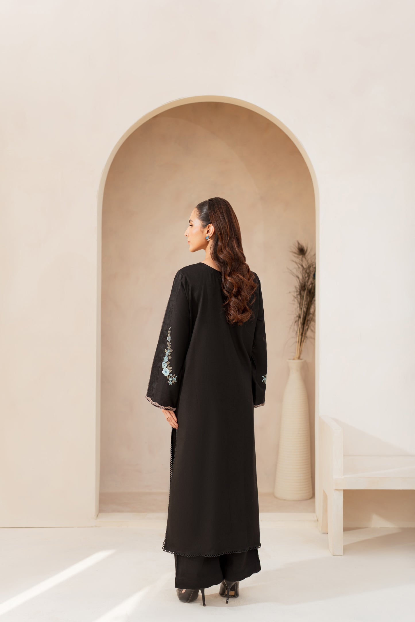 Parisa - 2pc Embroidered Suit (Lawn)