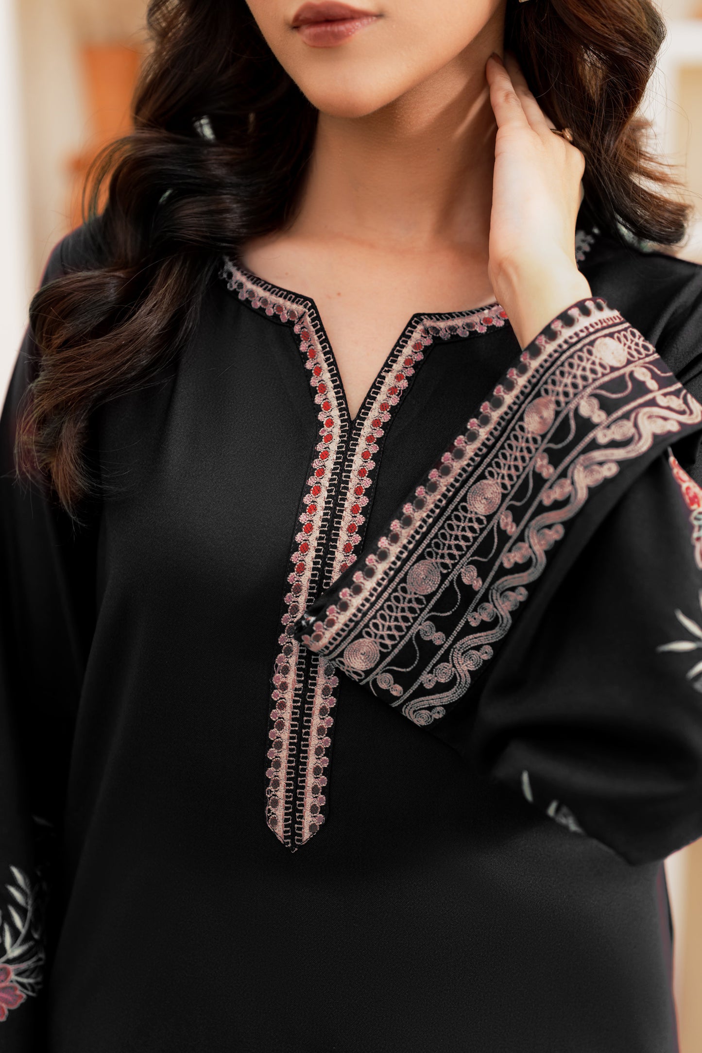 Zahrah Embroidered Suit - 2pc (Black)