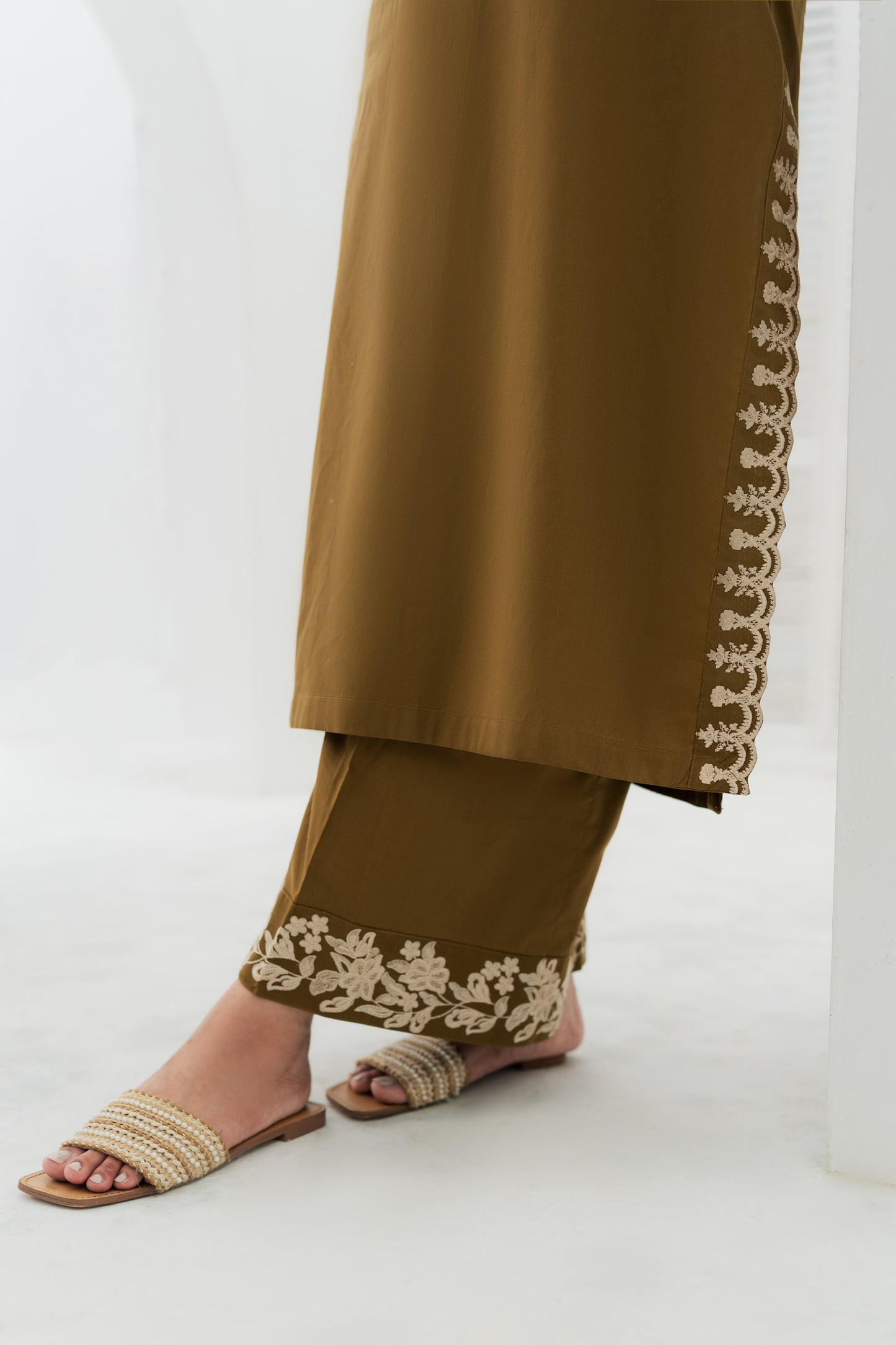 Nashwa Embroidered Suit - 2pc
