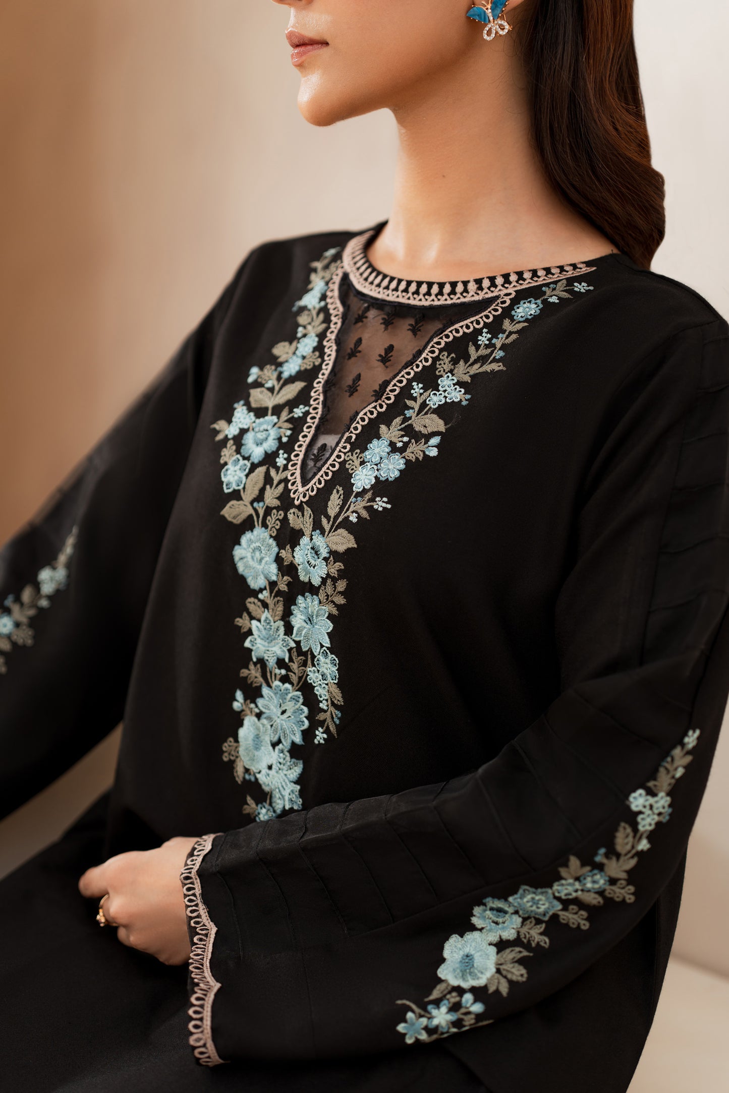 Parisa - 2pc Embroidered Suit (Lawn)